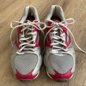 Women’s Reebok EasyTone Inspire sneakers, size 7